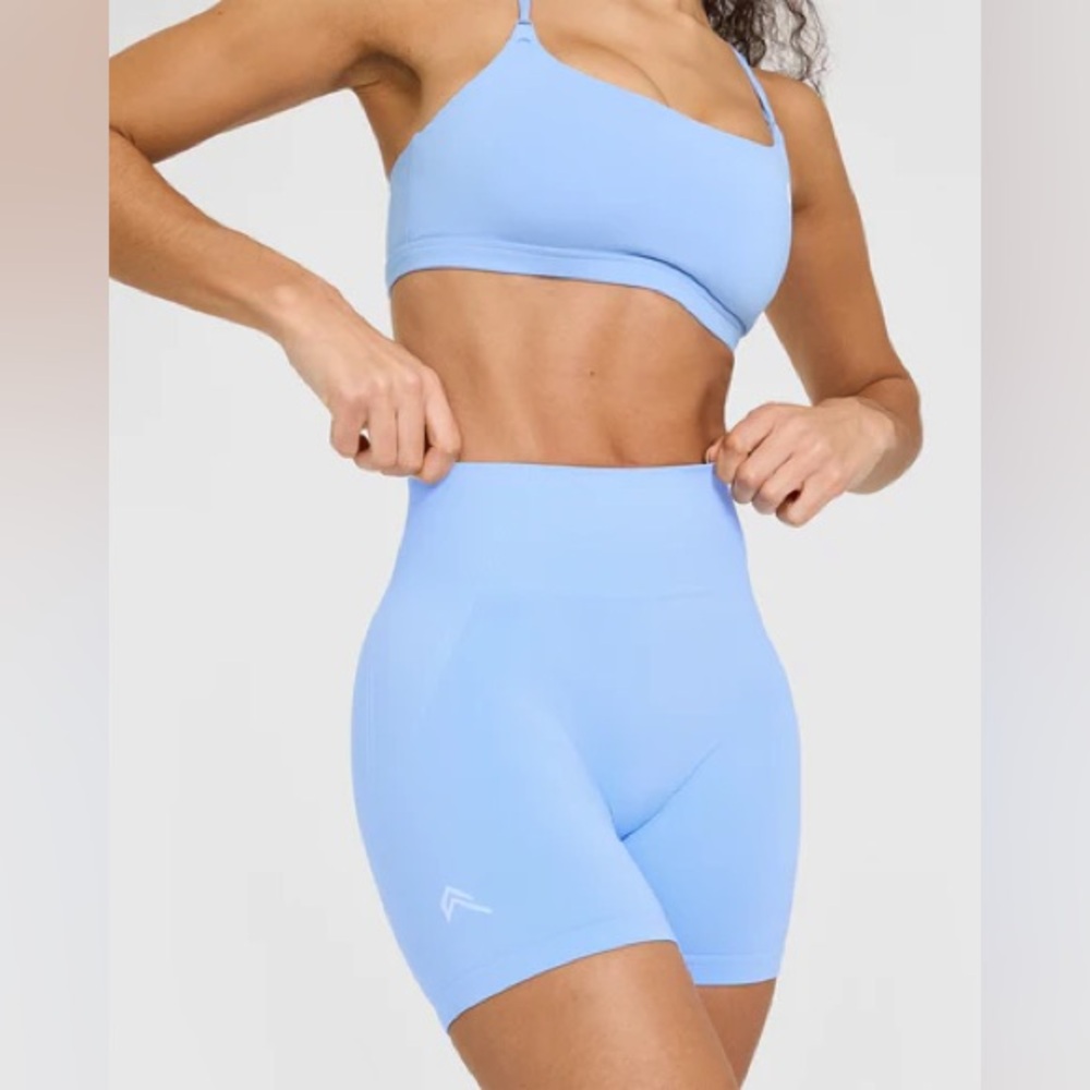 ONER ACTIVE EFFORTLESS SEAMLESS SHORTS POWDERED BLUE SIZE MEDIUM